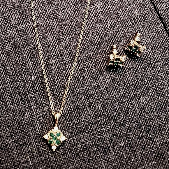 Vintage Emerald Green & Rhinestone Flower Pendant Necklace & Stud Earrings Set - Picture 4 of 8